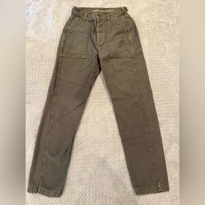 Women’s American Eagle olive 90s straight leg pants